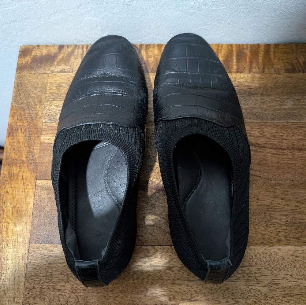NOELLA slip on loafer‎  crocsize 36.5